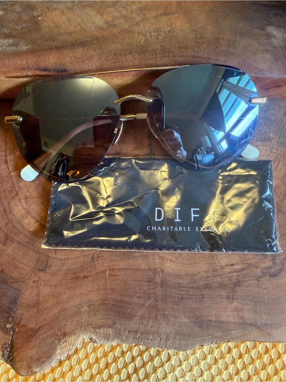 Women’s DIFF Lenox Polarized Gold Frame  Sunglasses. Like New.